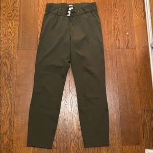 Lululemon on the fly pant